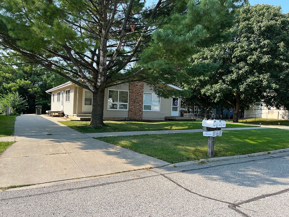 1st image of 2424 W 3rd St