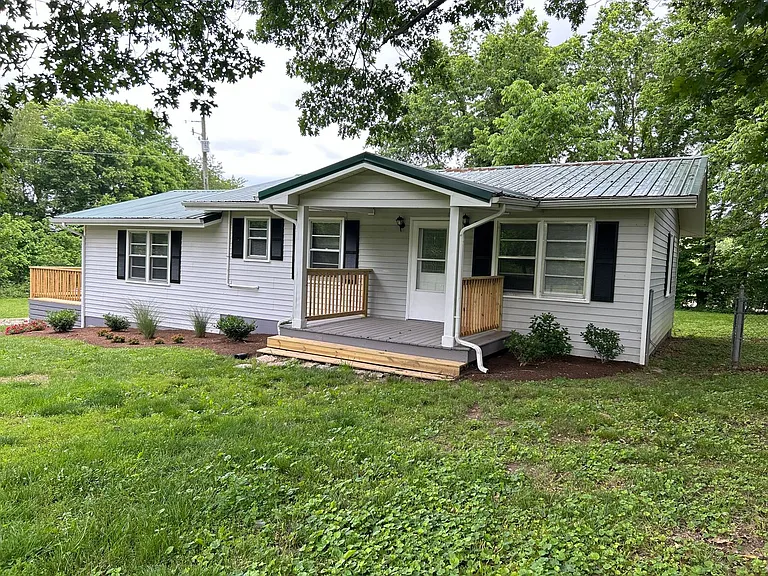 1380 Cummins Ferry Rd — Photo 3