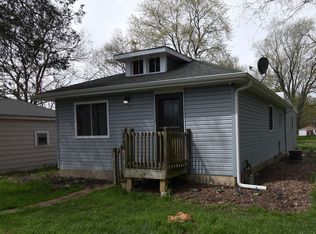 2136 Coachlight Ln, Spring Grove, IL 60081