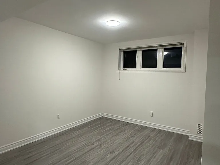32 Slader Heights St #LOWER — Photo 11