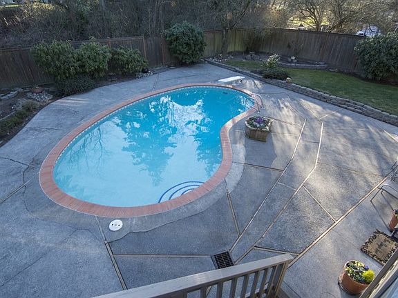 4th image of 1149 N 165th St