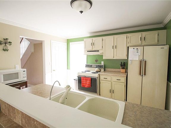 4th image of 2749 La Salle Ave