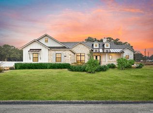 104 Timber Hts, La Vernia, TX 78121