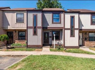 22 Helmsman Ct, Essex, MD 21221