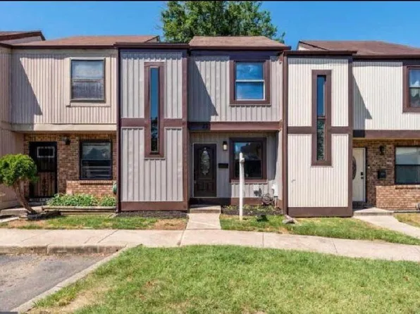 22 Helmsman Ct, Essex, MD 21221