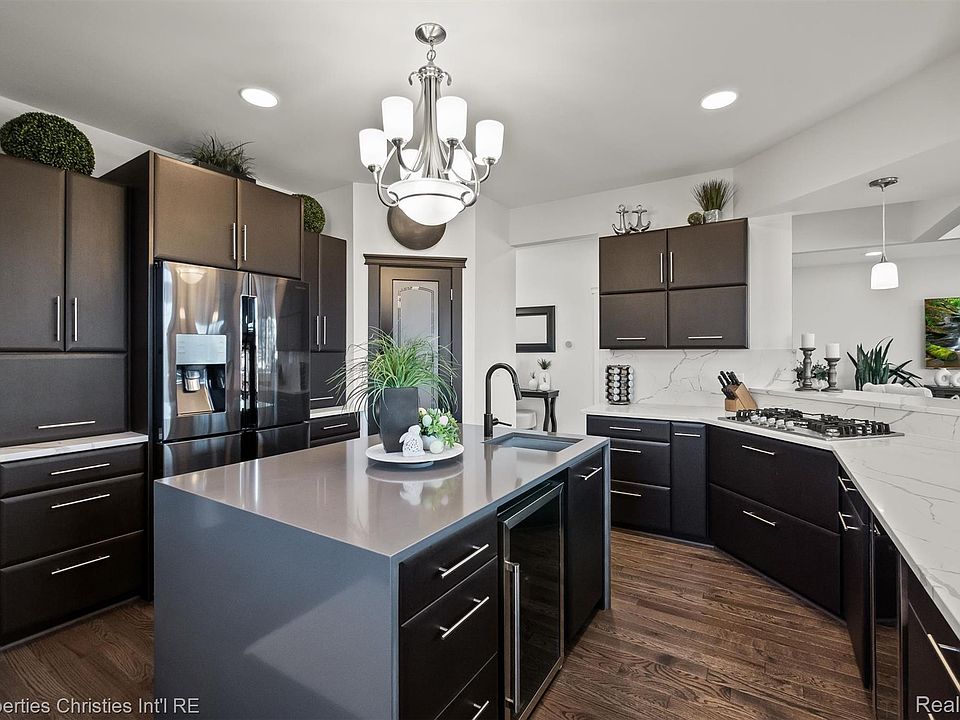 41245 Belvidere St, photo 18