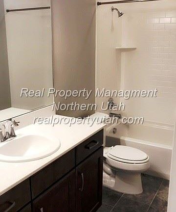 2nd image of 54 W Eastwood Pl