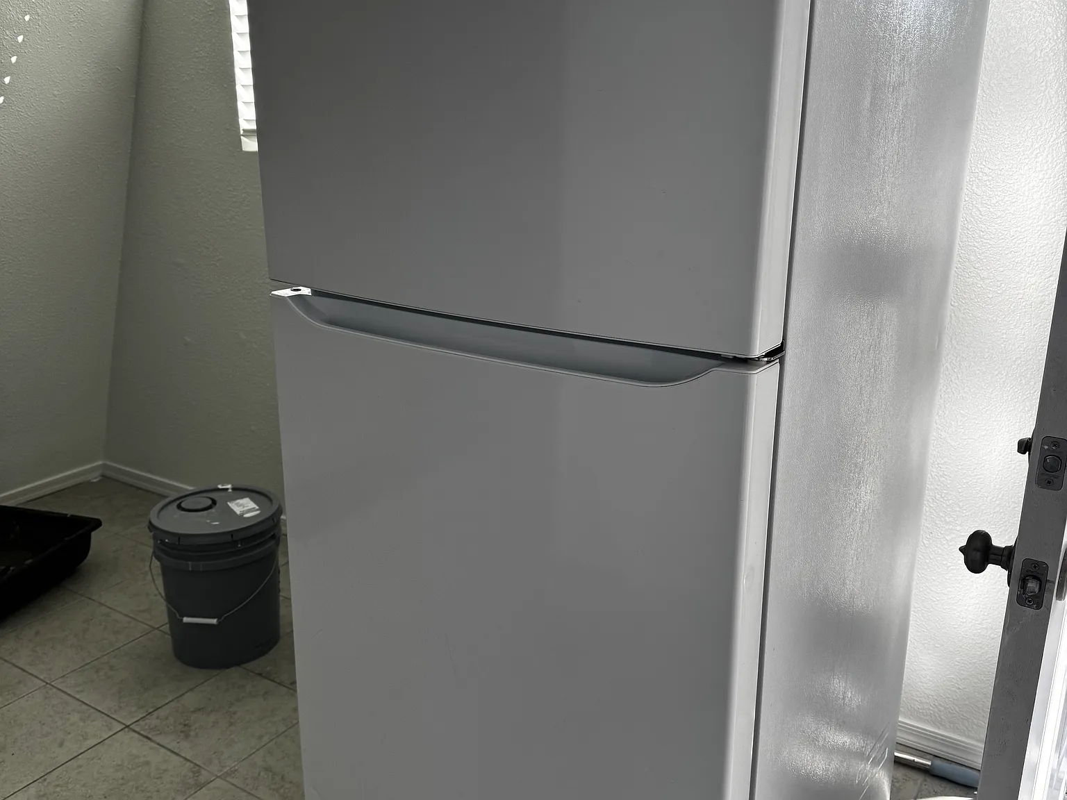 205 W Wade Ln — Photo 2