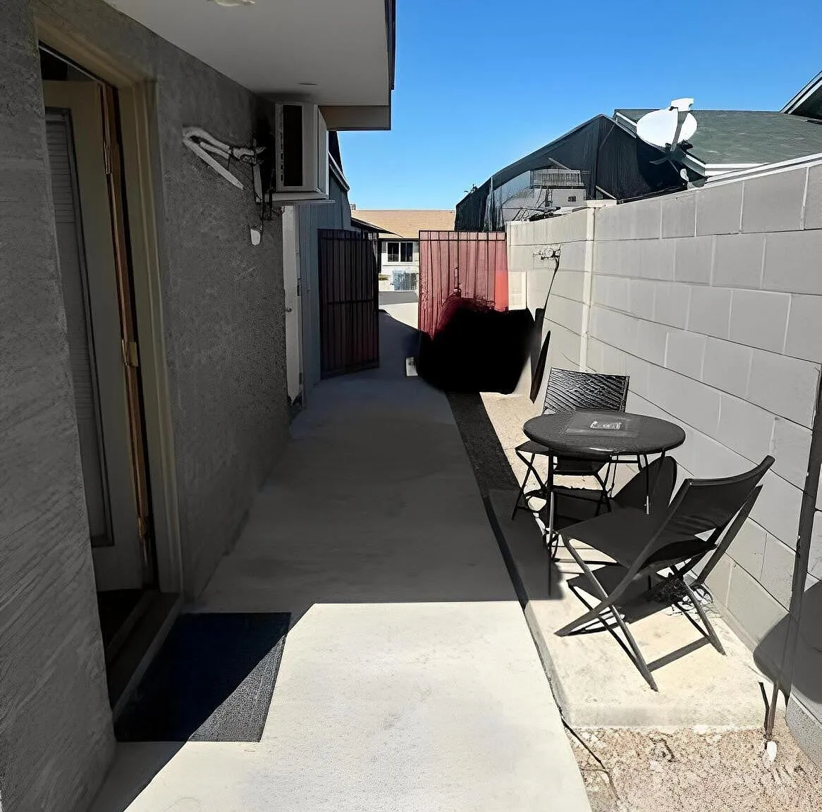 1 bed, 350 sqft, $1,000 — Photo 2