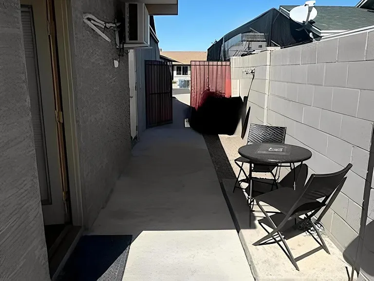 841 W Watson Dr — Photo 2