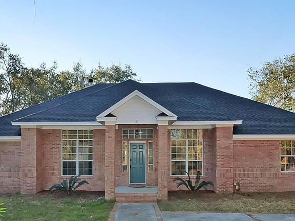 2nd image of 15576 SHARK Road W