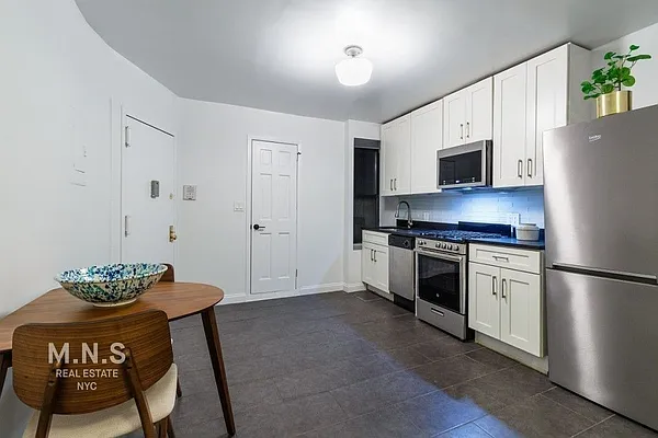 Rented by MNS | media 25