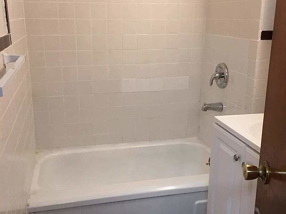 4th image of 27-22 23rd St #1