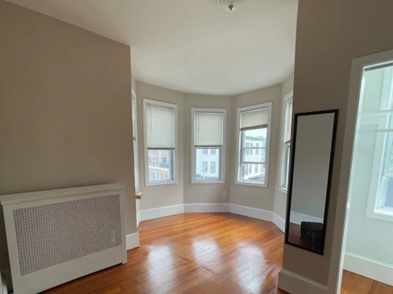 243 Maverick St #3B — Photo 5