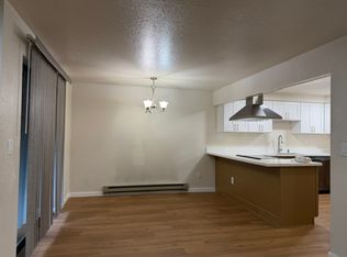 24236 26th Pl S APT B, Seattle, WA 98198