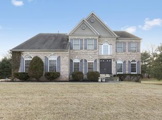 39 Julie Ct, Somerset, NJ 08873