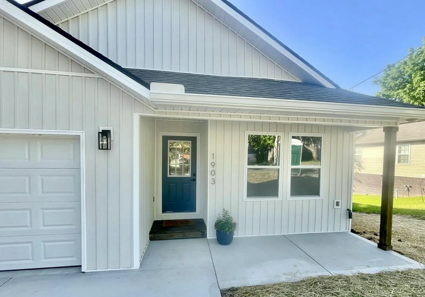 1903 Cureton Ave — Photo 2