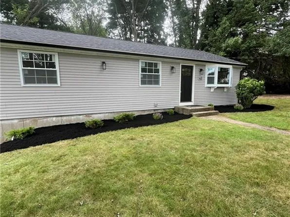 40 Deerfield Dr, West Warwick, RI 02893
