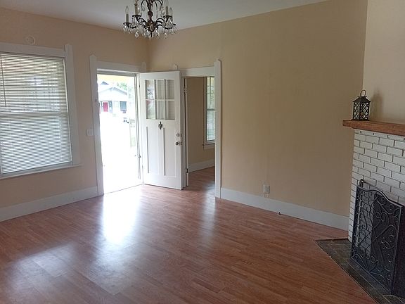 3rd image of 2395 Liberty St