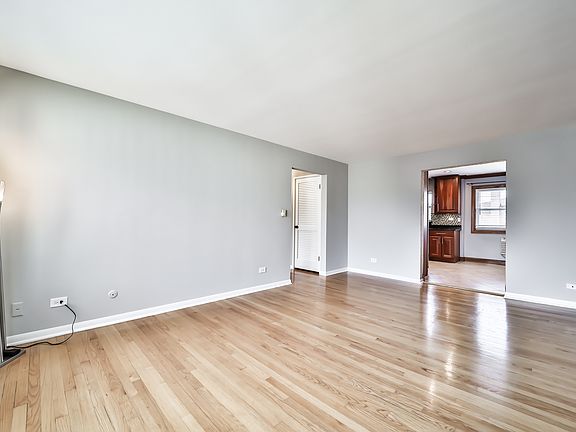 5th image of 5230 N Potawatomie Ave Unit 304