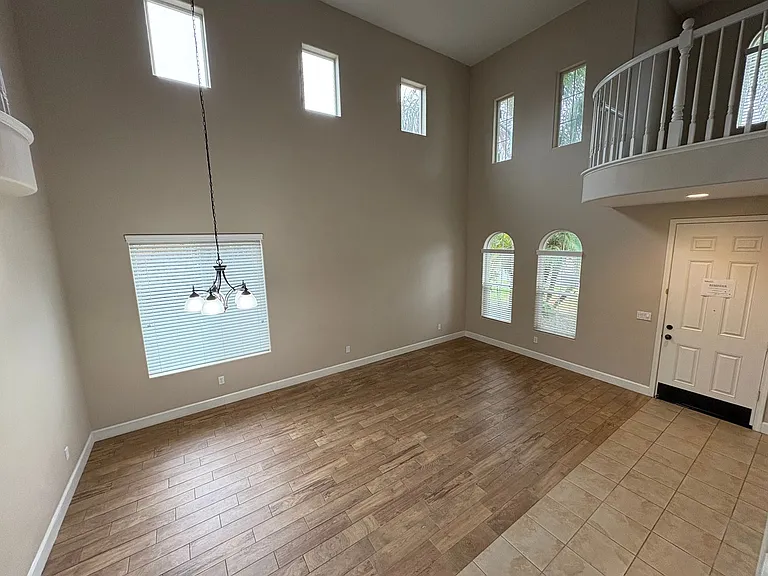 3116 W Buena Vista Ave — Photo 45