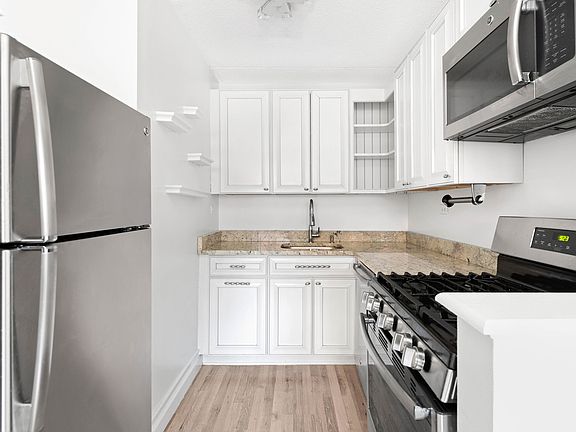 4th image of 300 Cathedral Pkwy #5F