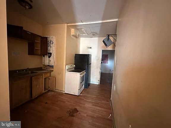 3rd image of 2342 N Camac St