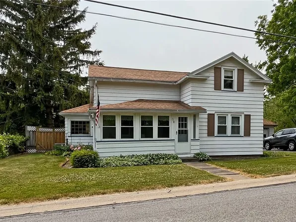 30 Briggs St, Honeoye, NY 14471