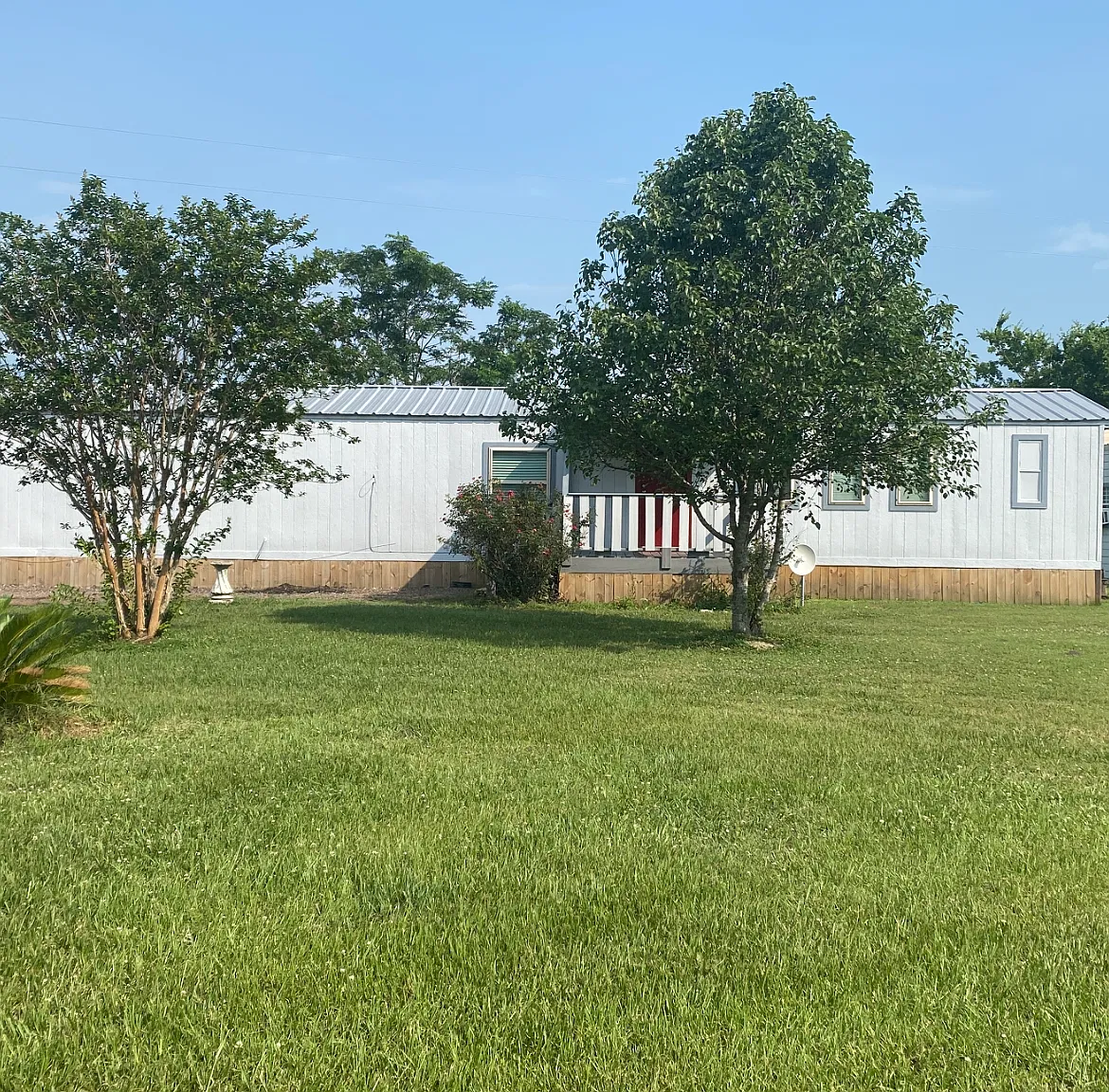 3 bed, 1216 sqft, $1,660 — Photo 1