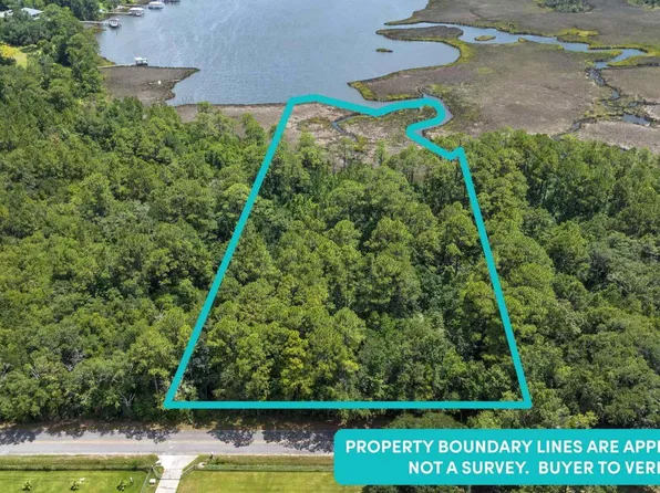 4757 Bayside Blvd, Milton, FL 32583