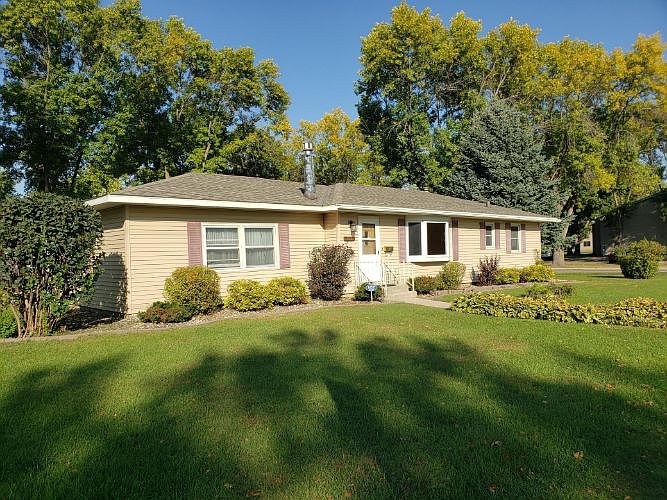 1st image of 400 Lakeland Dr SE