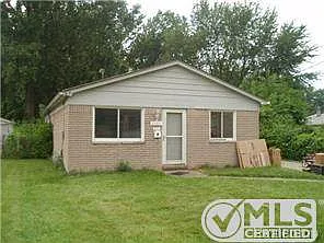 26451 Nanton St photo 1