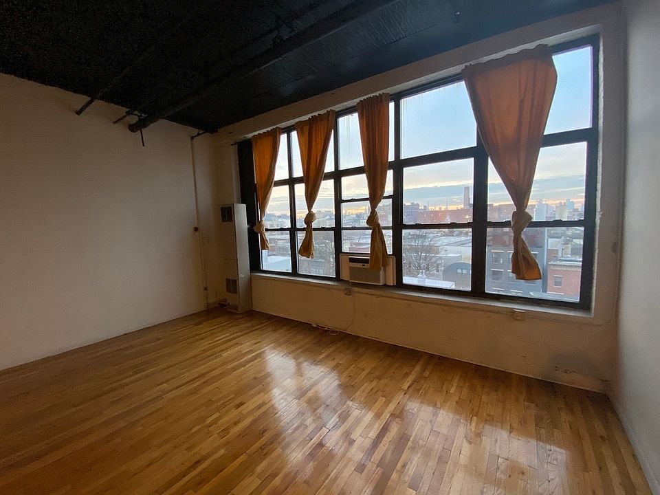 1st image of 251 McKibbin St #512