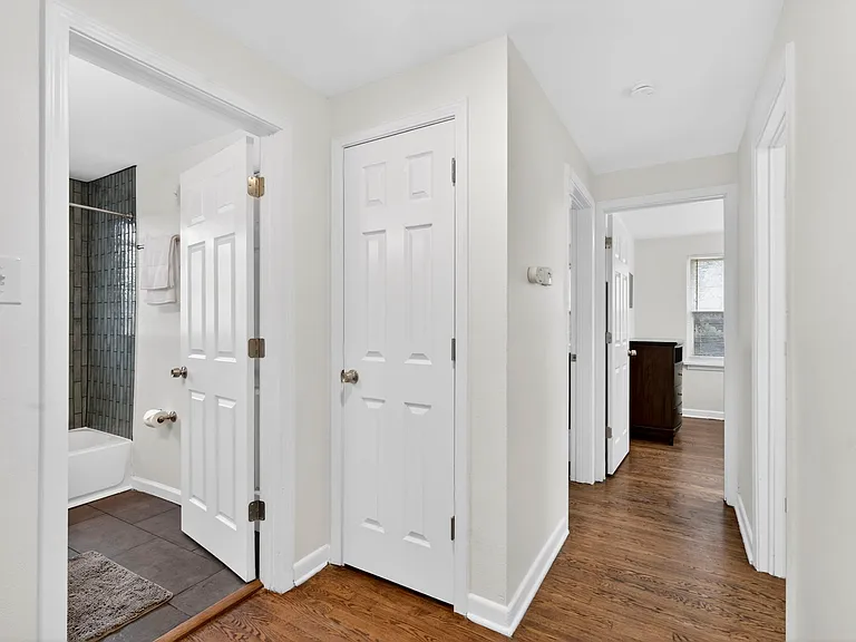 9009 Gedde Ave — Photo 10
