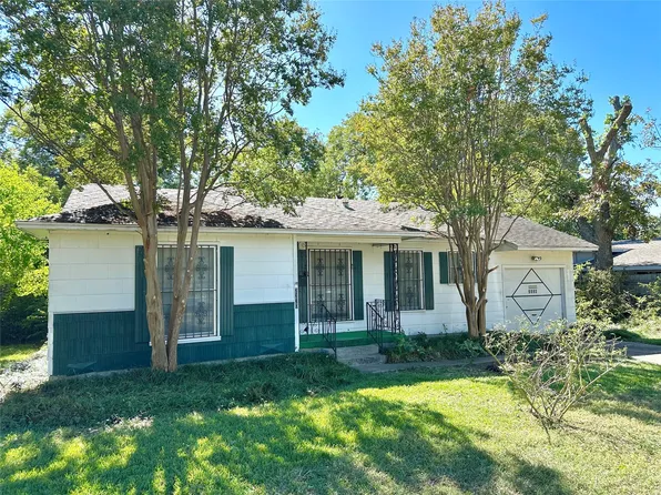 2330 Ballycastle Dr, Dallas, TX 75228