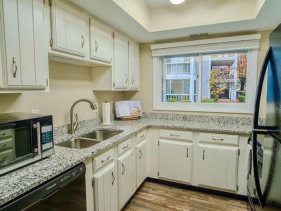 3rd image of 395 Redding Rd APT 239