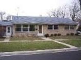8829 Burlington Ave, Brookfield, IL 60513