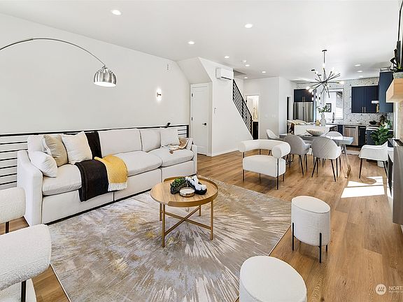 5th image of 3828 35th Avenue W #A