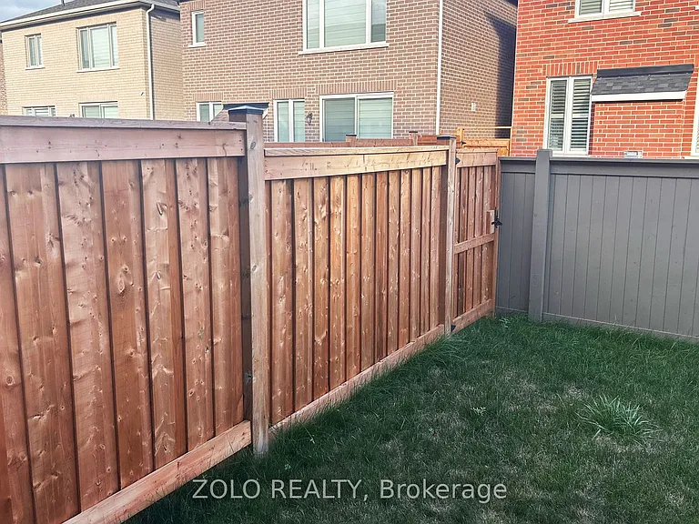 551 Bellflower Ct — Photo 26