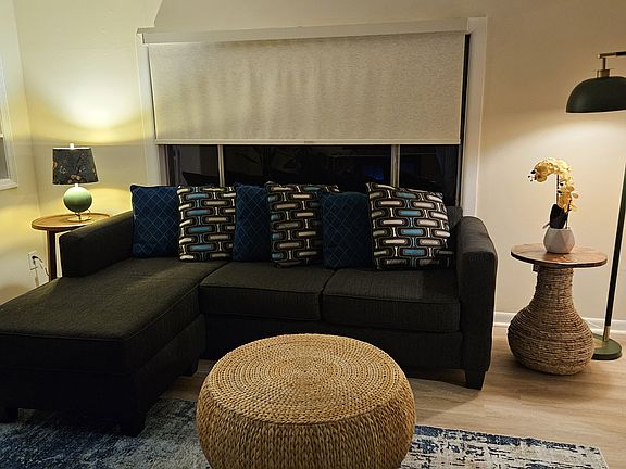 3rd image of 221 Condict Dr Unit 5