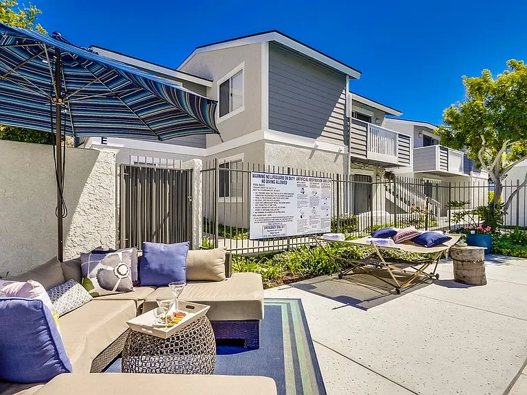 Newport Seacrest Apartments — Photo 26