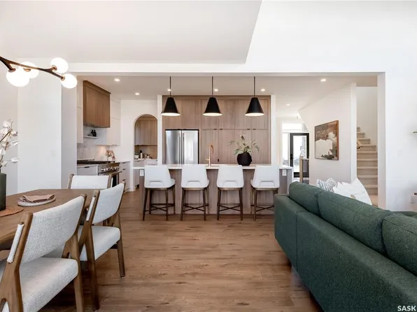114 Cockcroft MANOR, Saskatoon, SK S7V 1Y4