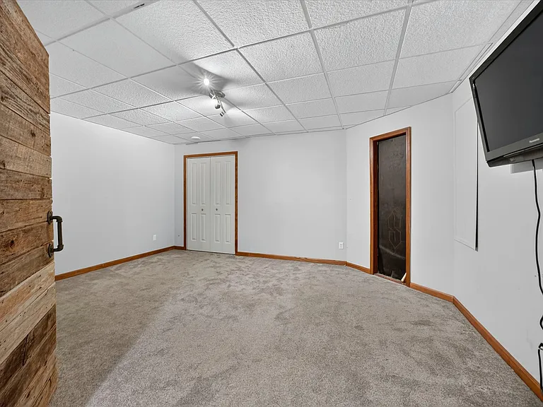 3187 Turnberry Dr — Photo 44