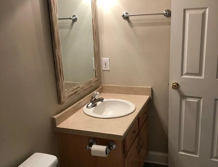 25 Hillside Dr #F — Photo 5