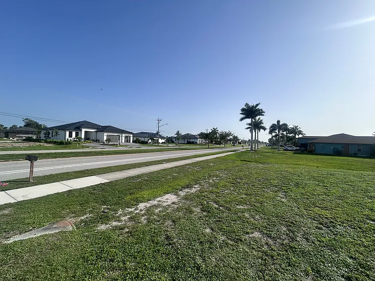 2593 Surfside Blvd — Photo 24