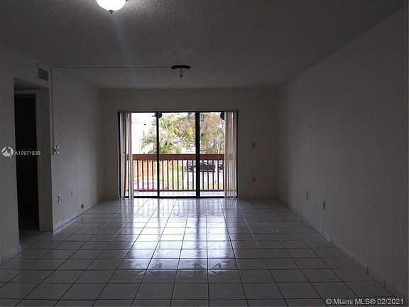 3rd image of 8873 Fontainebleau Blvd APT 206
