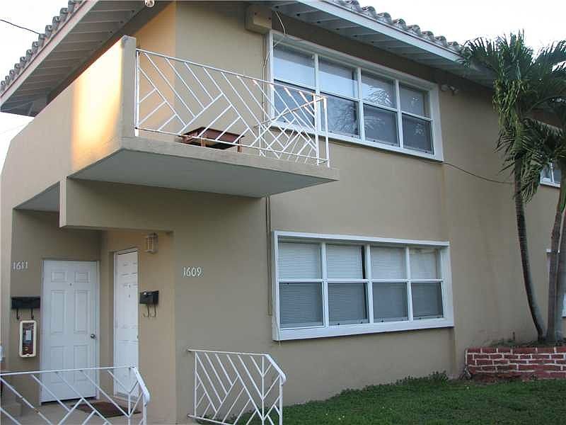 1st image of 1609 N Treasure Dr
