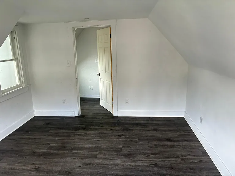 1102 Valley St #B — Photo 33