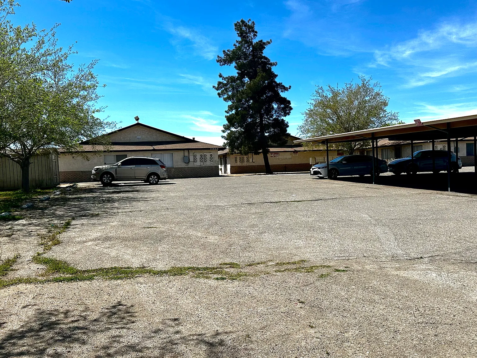 The White Ave Apartments — Photo 1