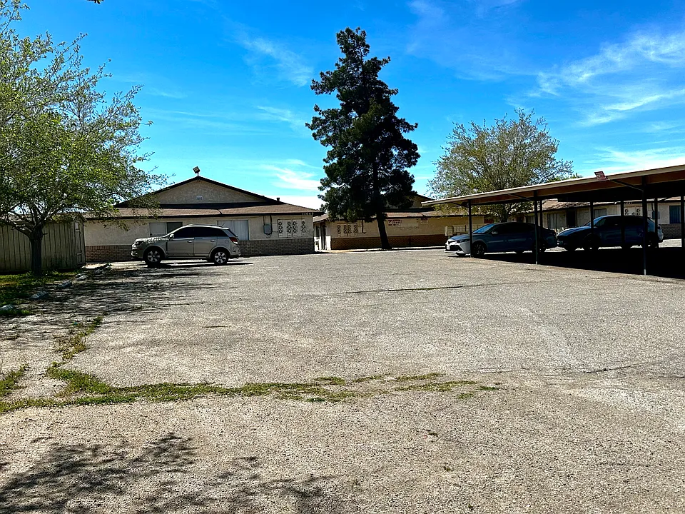 The White Ave Apartments